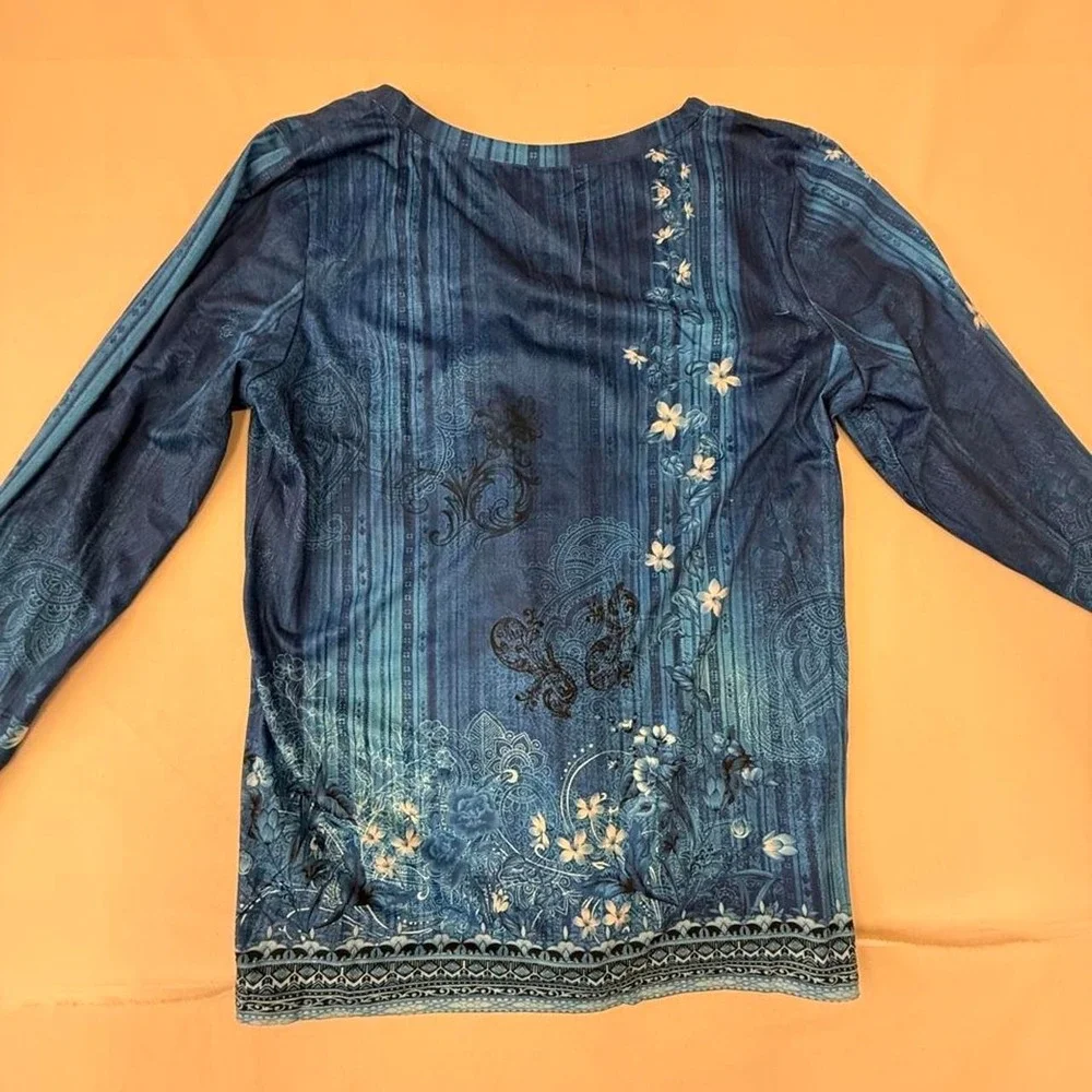 Women's Blue Floral V-Neck Long Sleeve Top - Picture 5 of 5